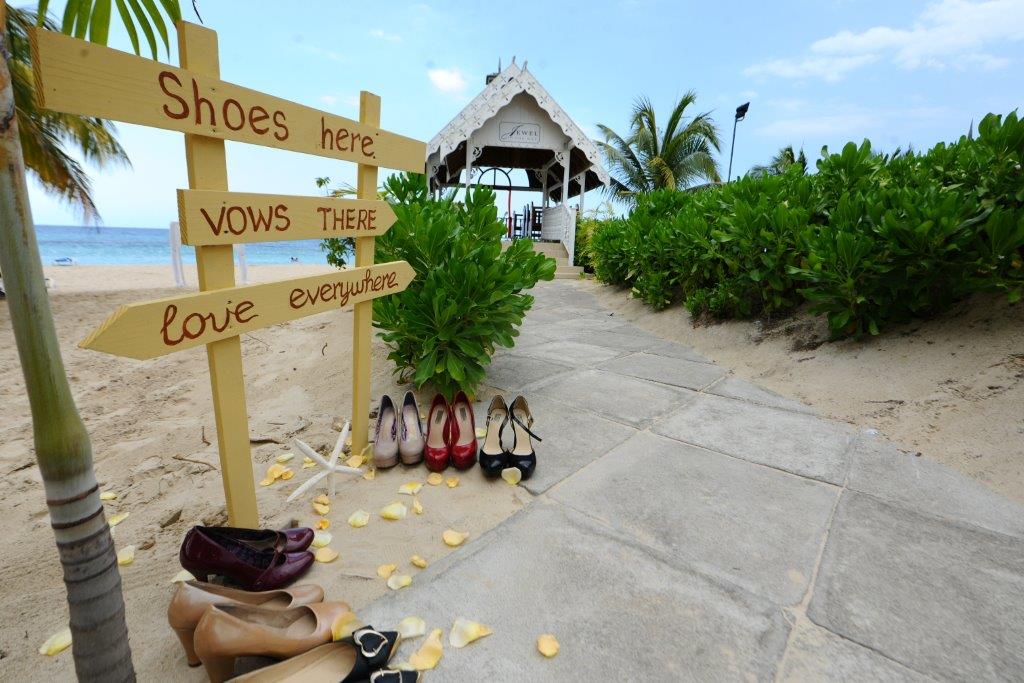 wedding_chapel_-_shoes_here
